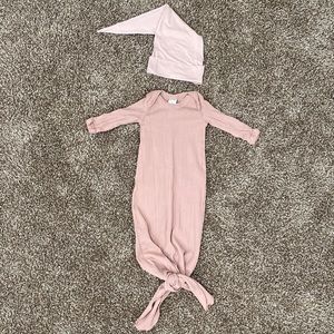 Kate Quinn 0-3 Mo Knotted Gown & Gnome Hat